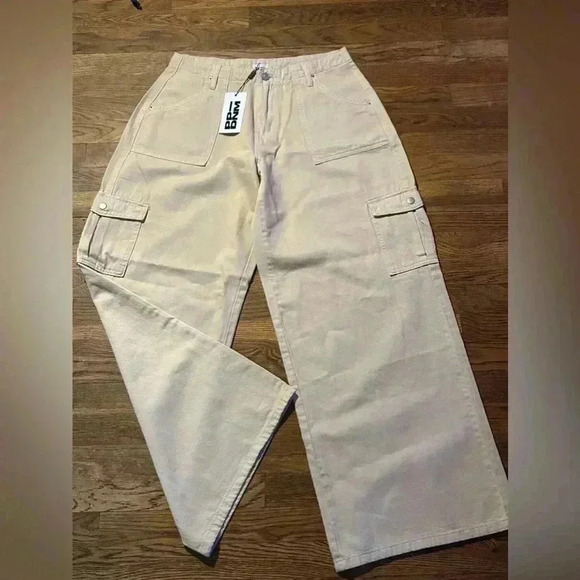 Princessโ Polly Cream Denim Wide Leg Cargo Pants, NWT, Size 6 - Picture 3 of 12